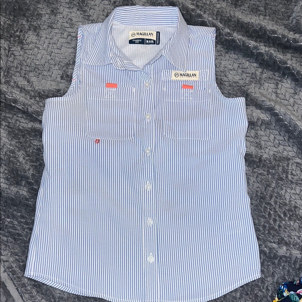 🩷5/$25 Magellan Outdoors Girls Medium 8-10 Blue White pinstripe Sleeveless Shirt